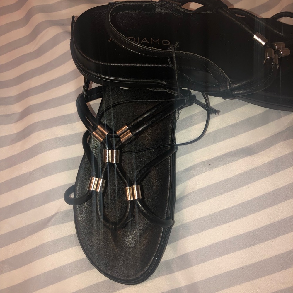 ANDIAMO GLADIATOR STYLE SANDALS - Picture 7 of 8